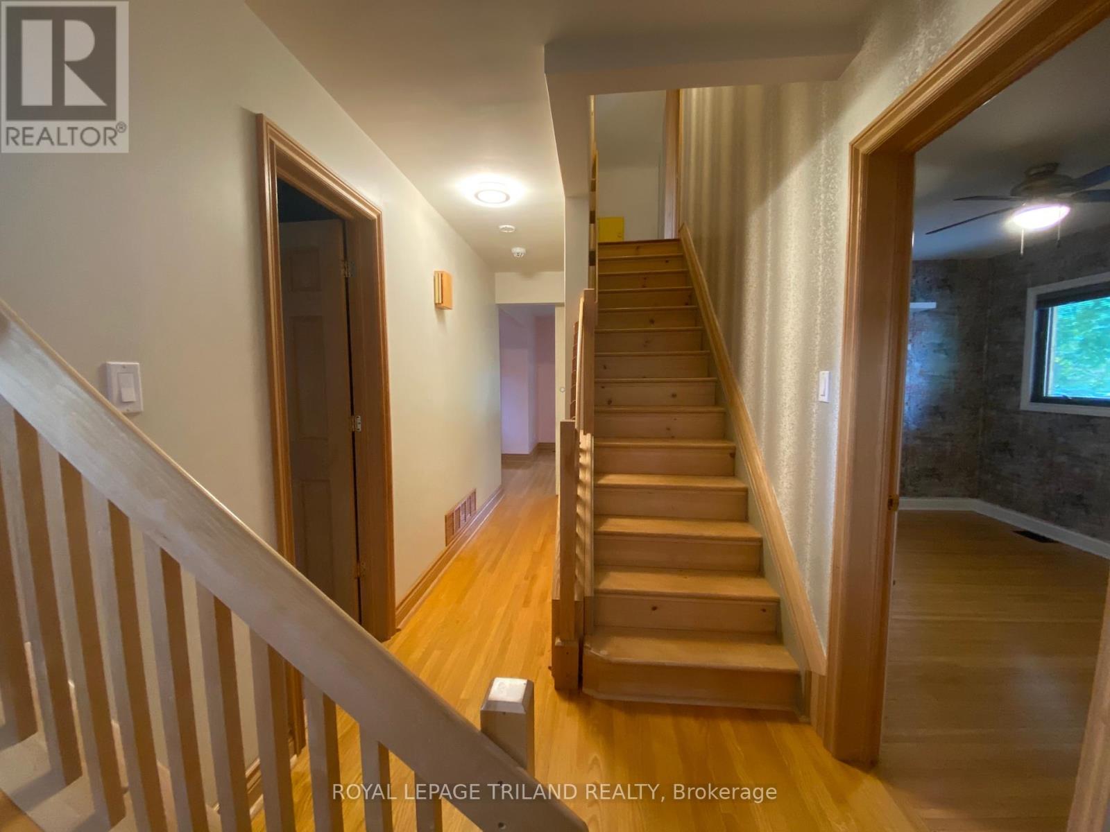 904 Willow Drive, London South, Ontario  N6E 1P1 - Photo 11 - X12147436