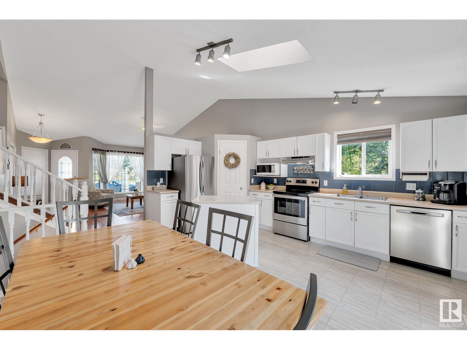 6011 159 Av Nw, Edmonton, Alberta  T5Y 2P4 - Photo 9 - E4438265