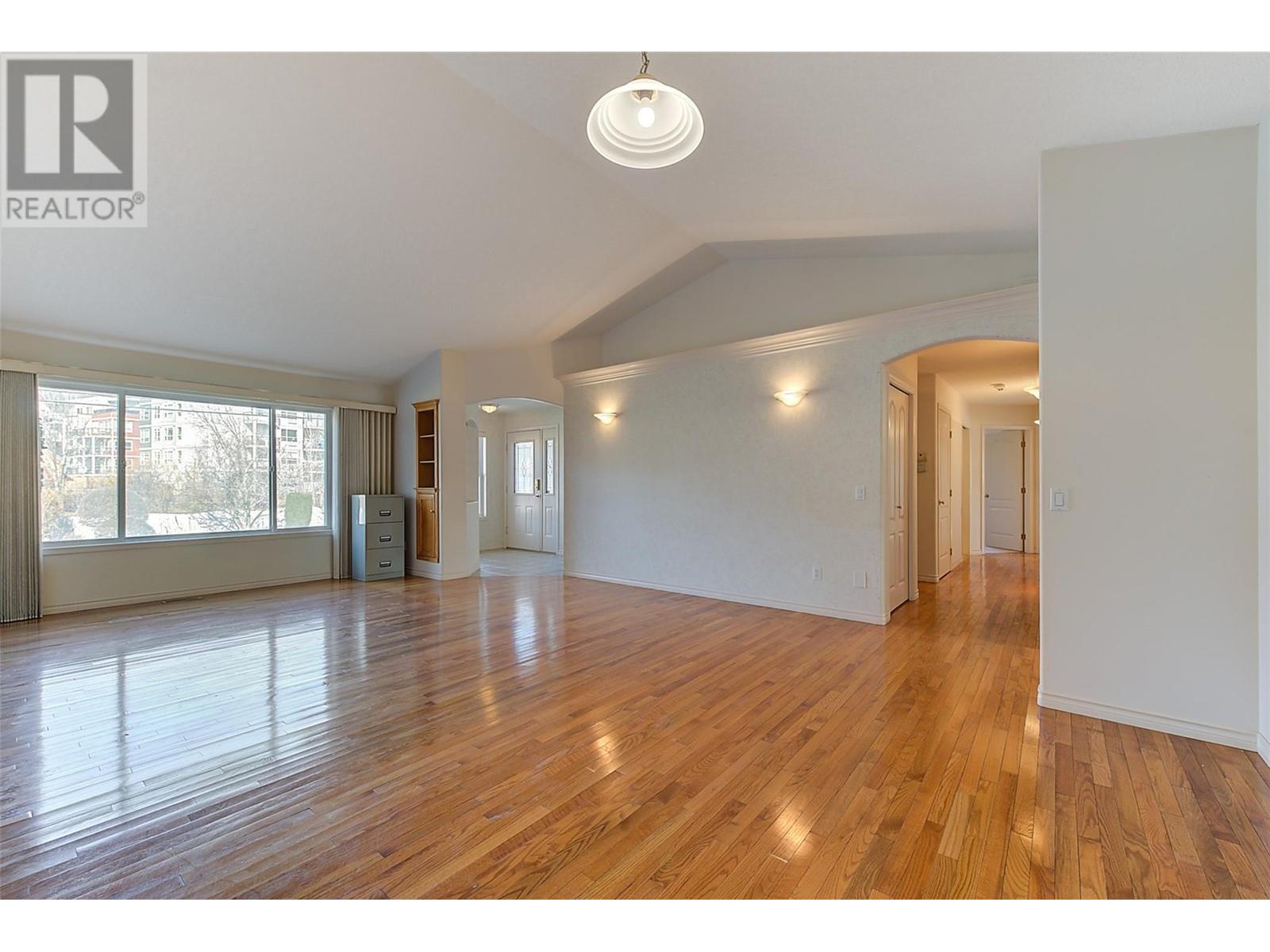 371 Valley Road Unit# 1-3, Kelowna, BC V1V2E5