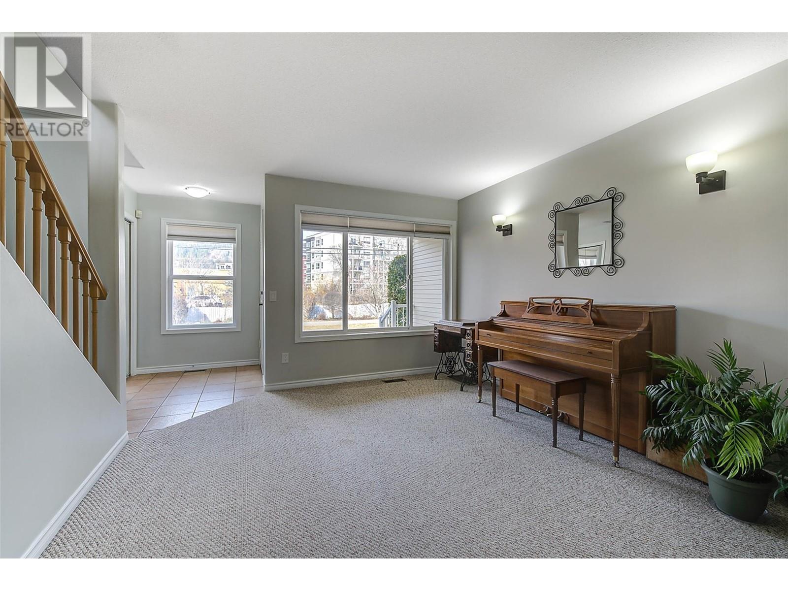371 Valley Road Unit# 1-3, Kelowna, BC V1V2E5