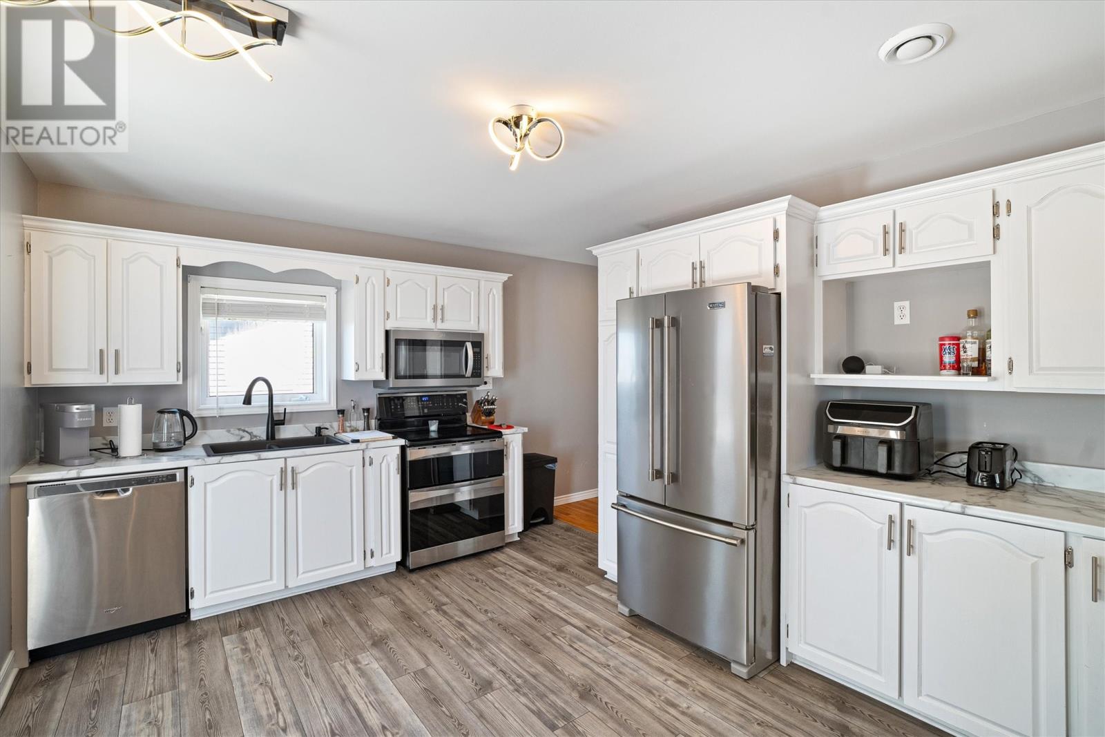 Property at 22 Baffin Drive image 3