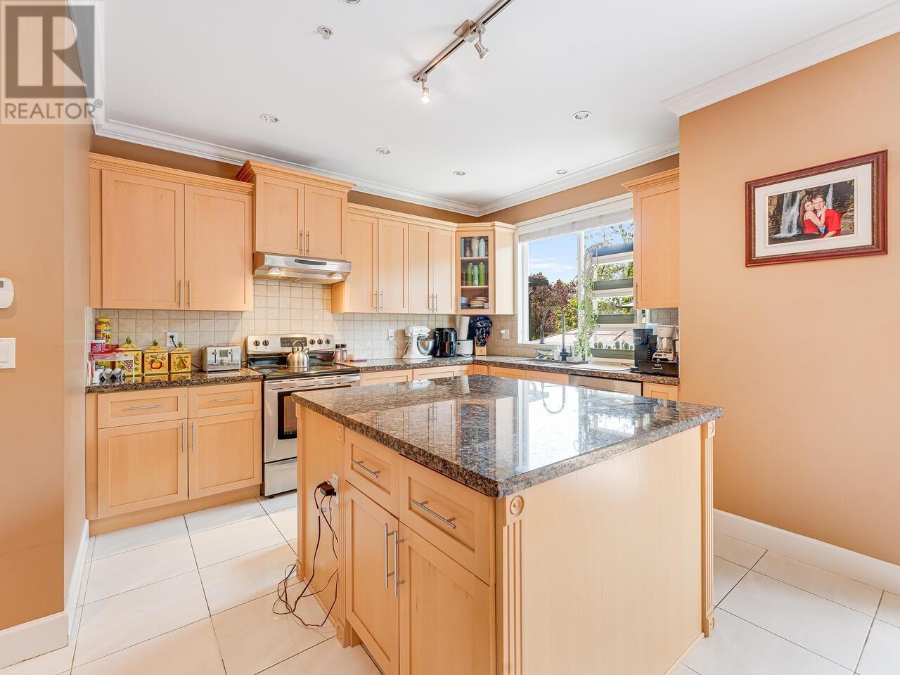 4027 Joseph, Port Coquitlam, British Columbia  V3B 0C2 - Photo 6 - R3002529