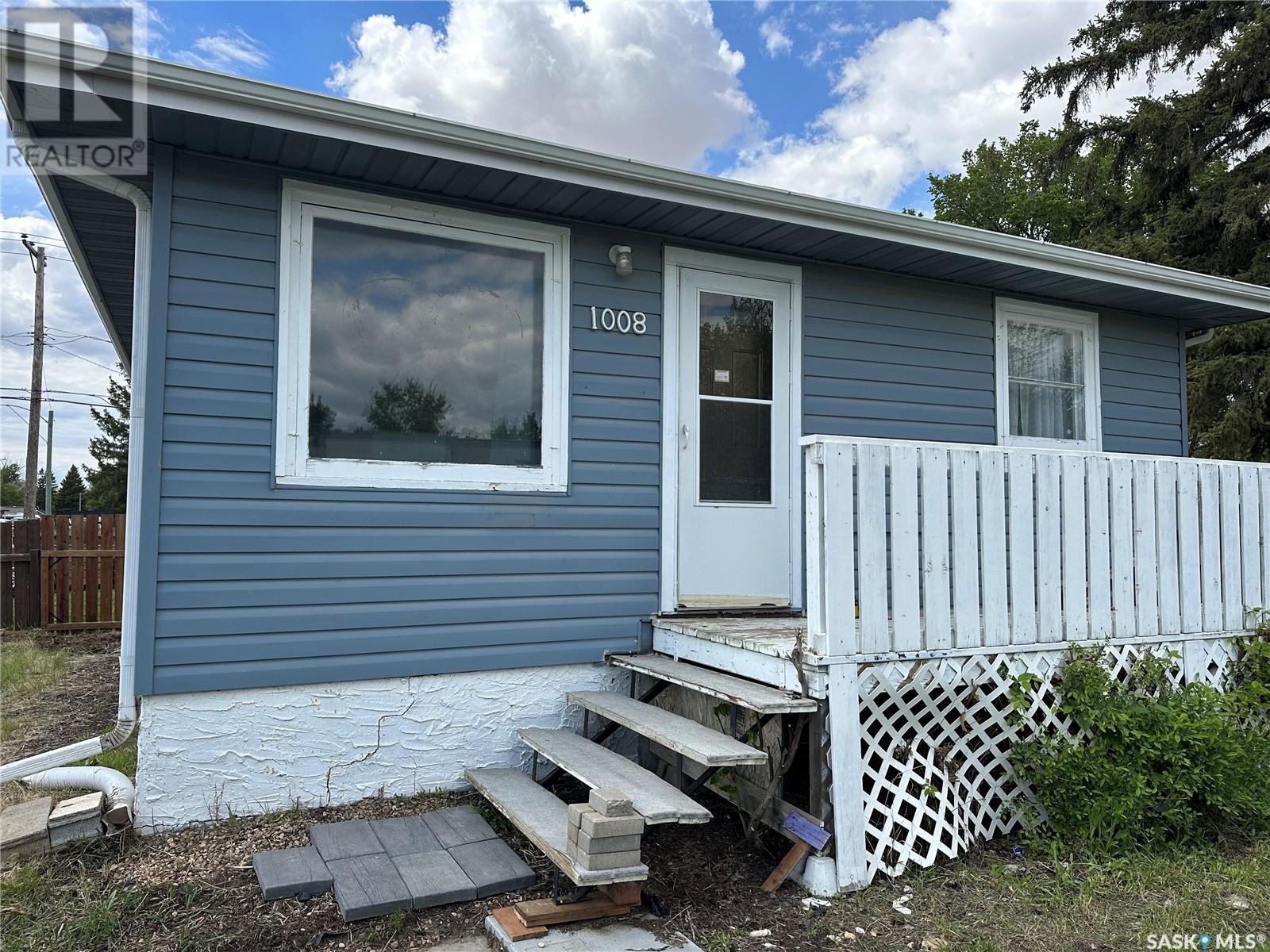 Property at 1008 9th AVENUE NW image 1