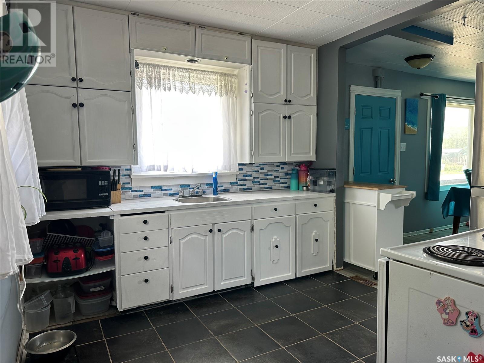 1008 9th Avenue Nw, Moose Jaw, Saskatchewan  S6H 4J5 - Photo 10 - SK007021