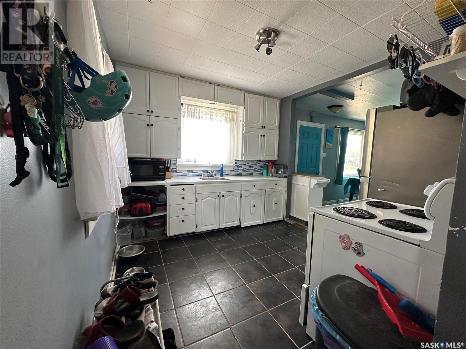 1008 9th Avenue Nw, Moose Jaw, Saskatchewan  S6H 4J5 - Photo 11 - SK007021