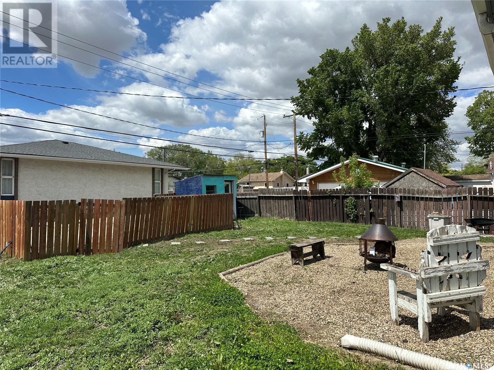 Property at 1008 9th AVENUE NW image 3