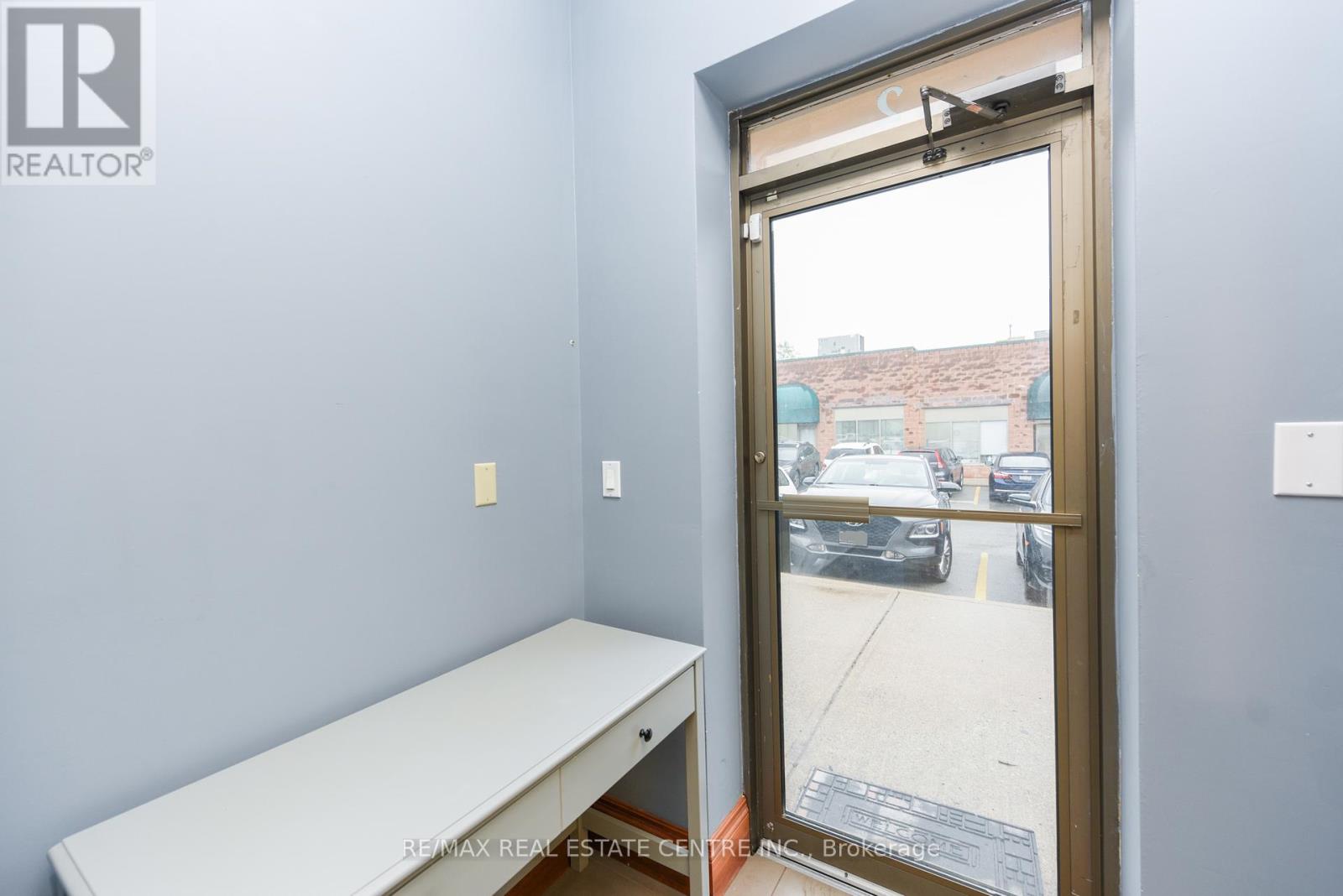2 - 360 Revus Avenue, Mississauga, Ontario  L5G 4S4 - Photo 5 - W12170737
