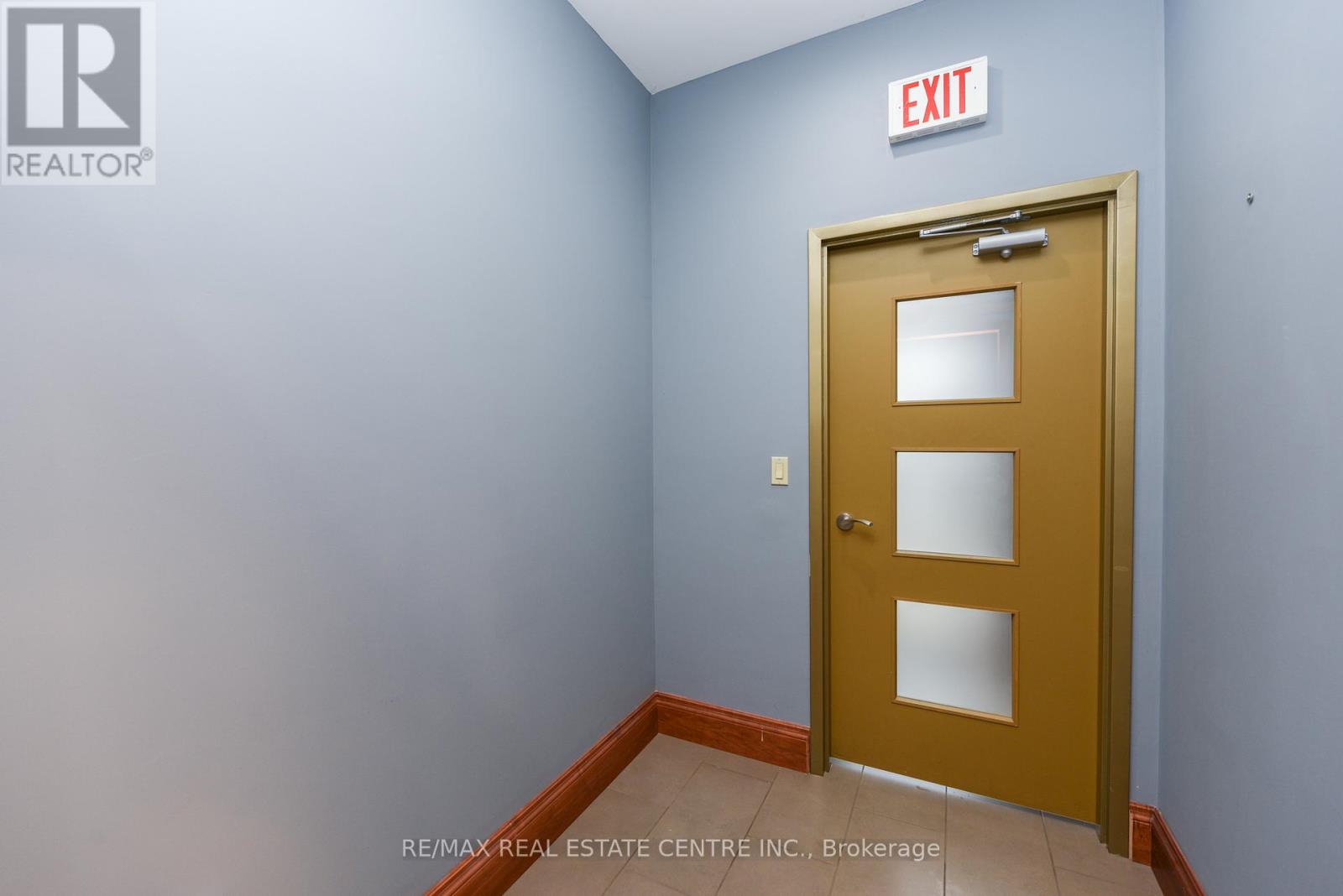 2 - 360 Revus Avenue, Mississauga, Ontario  L5G 4S4 - Photo 6 - W12170737