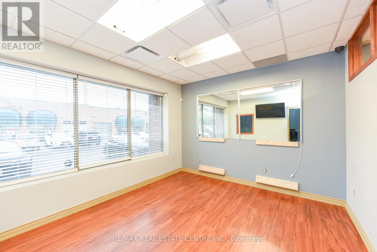 2 - 360 Revus Avenue, Mississauga, Ontario  L5G 4S4 - Photo 7 - W12170737
