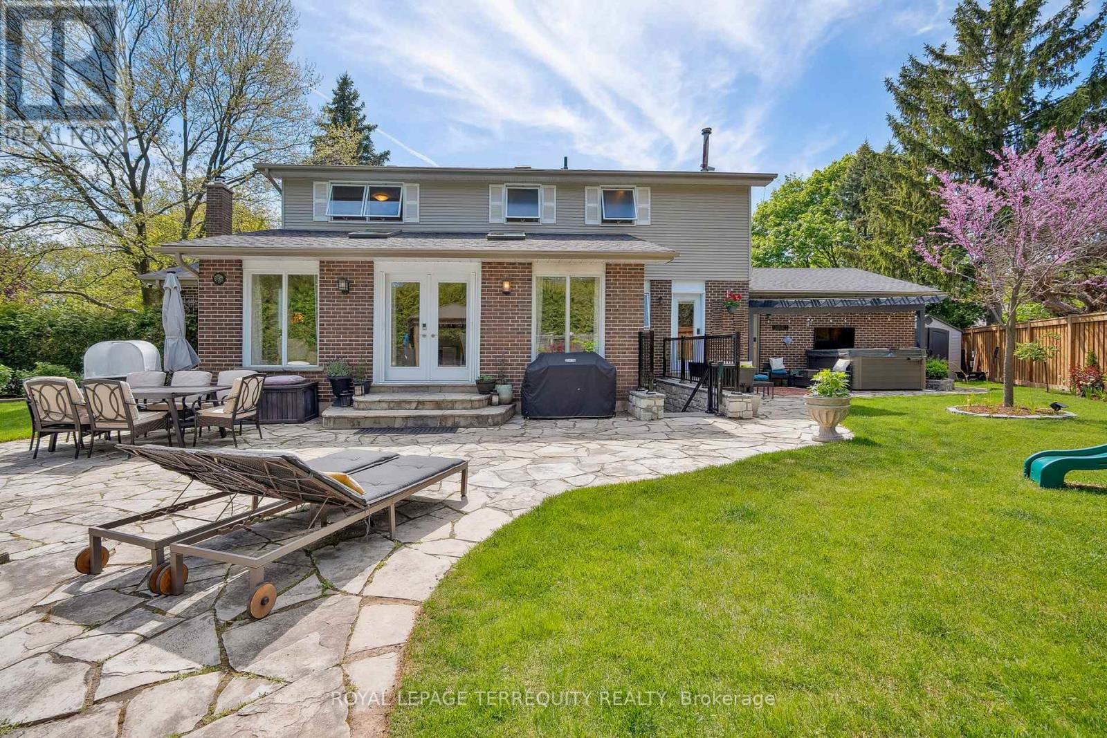 219 Valleyview Court, Oakville (Sw Southwest), Ontario  L6L 5H9 - Photo 40 - W12169509