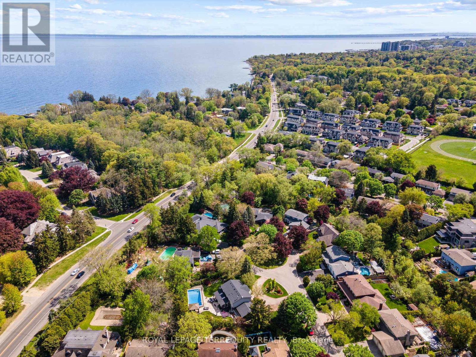 219 Valleyview Court, Oakville (Sw Southwest), Ontario  L6L 5H9 - Photo 47 - W12169509