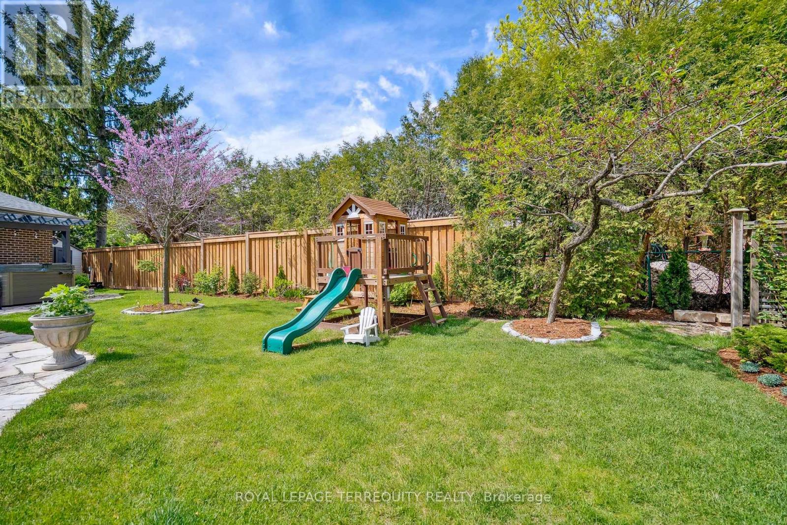 219 Valleyview Court, Oakville, Ontario  L6L 5H9 - Photo 43 - W12169509