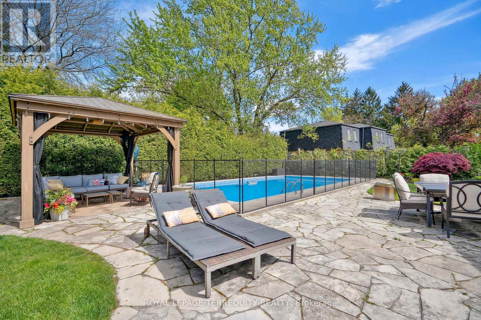 219 Valleyview Court, Oakville, Ontario  L6L 5H9 - Photo 37 - W12169509