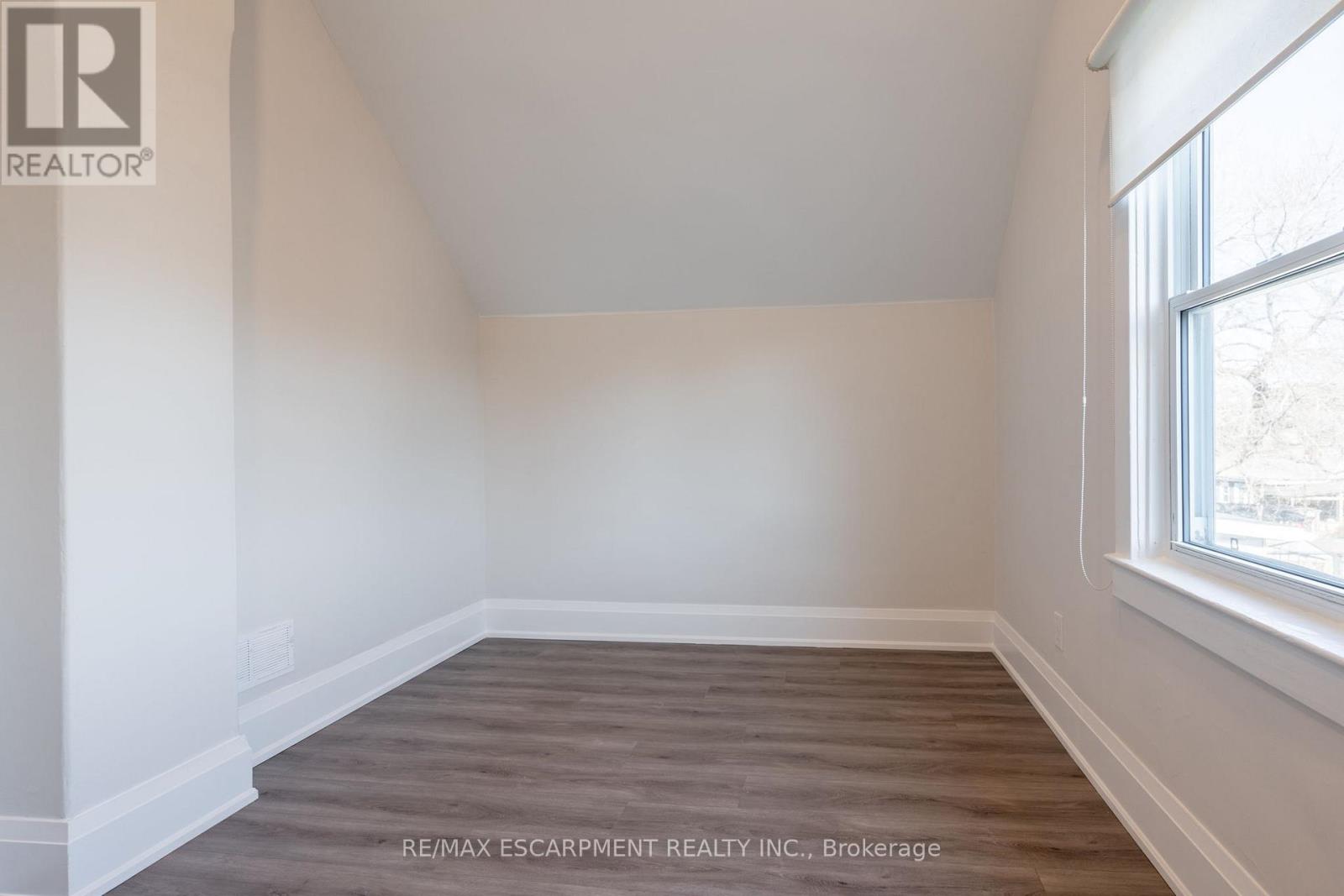33 Dalkeith Avenue, Hamilton, Ontario  L8L 3J3 - Photo 17 - X12170739