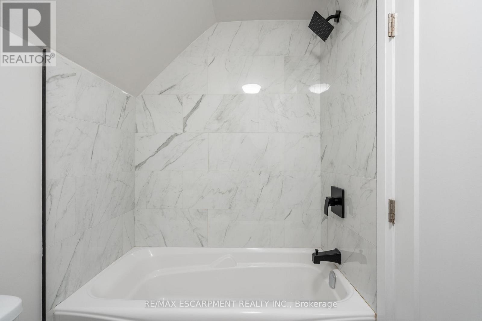 33 Dalkeith Avenue, Hamilton, Ontario  L8L 3J3 - Photo 25 - X12170739
