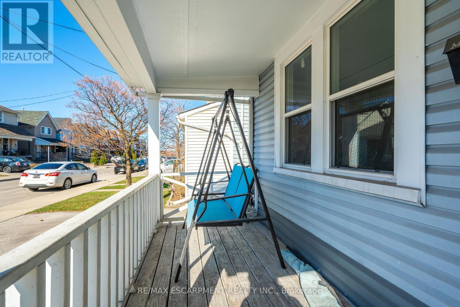 33 Dalkeith Avenue, Hamilton, Ontario  L8L 3J3 - Photo 3 - X12170739