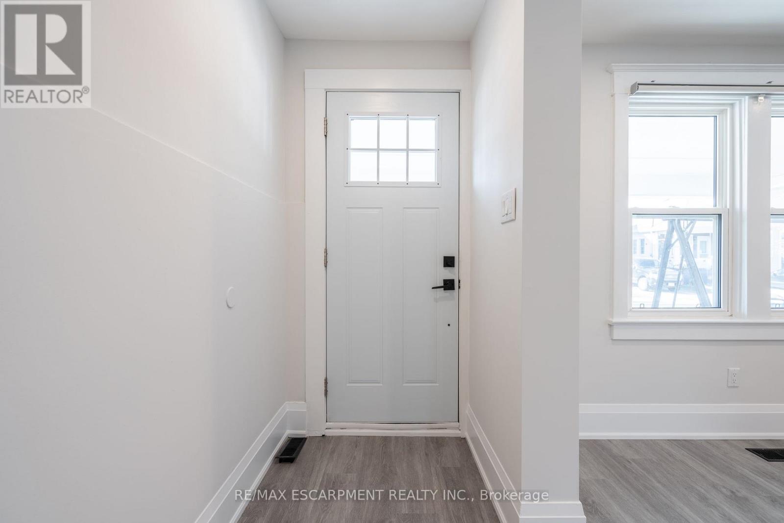 33 Dalkeith Avenue, Hamilton, Ontario  L8L 3J3 - Photo 4 - X12170739