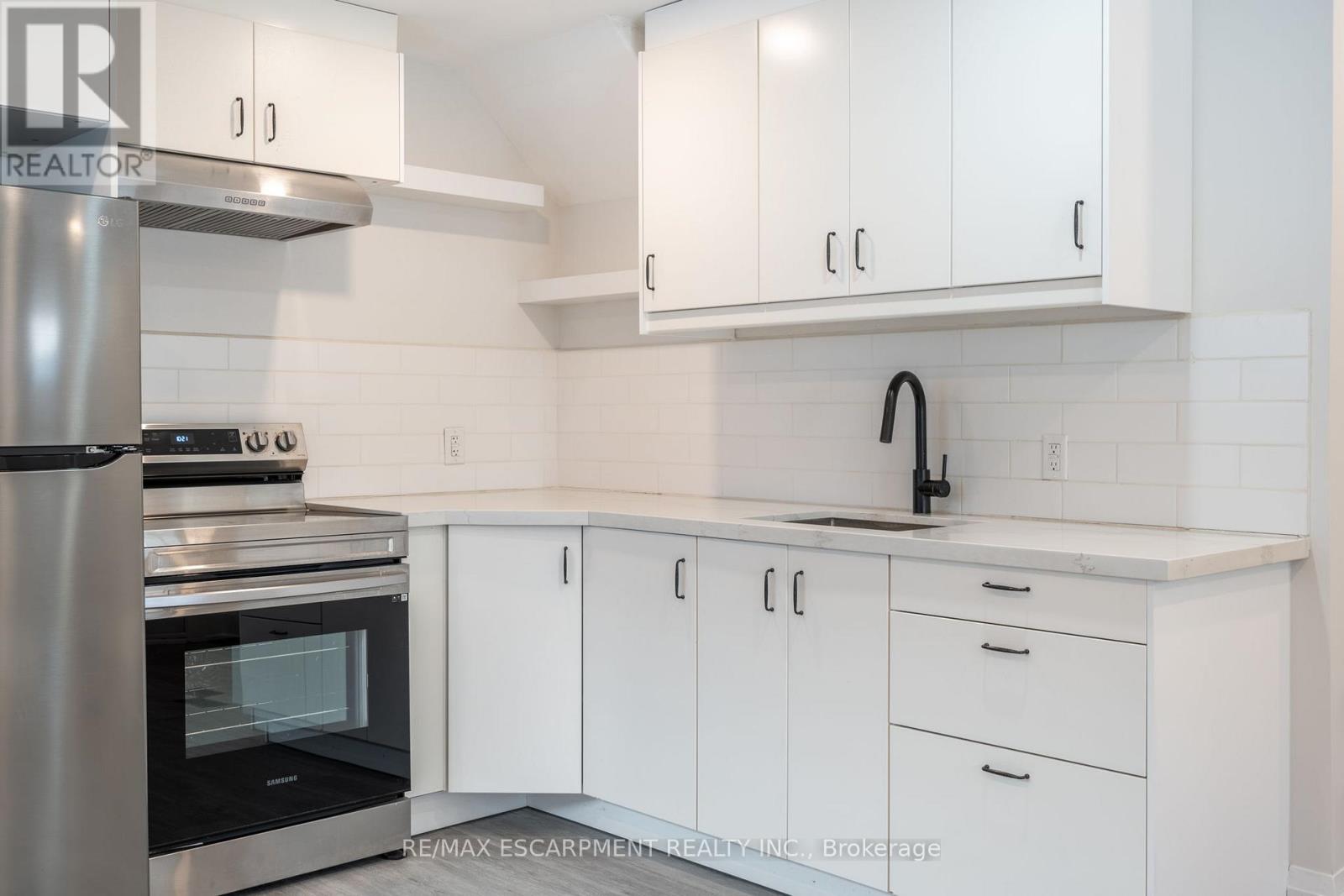 33 Dalkeith Avenue, Hamilton, Ontario  L8L 3J3 - Photo 8 - X12170739
