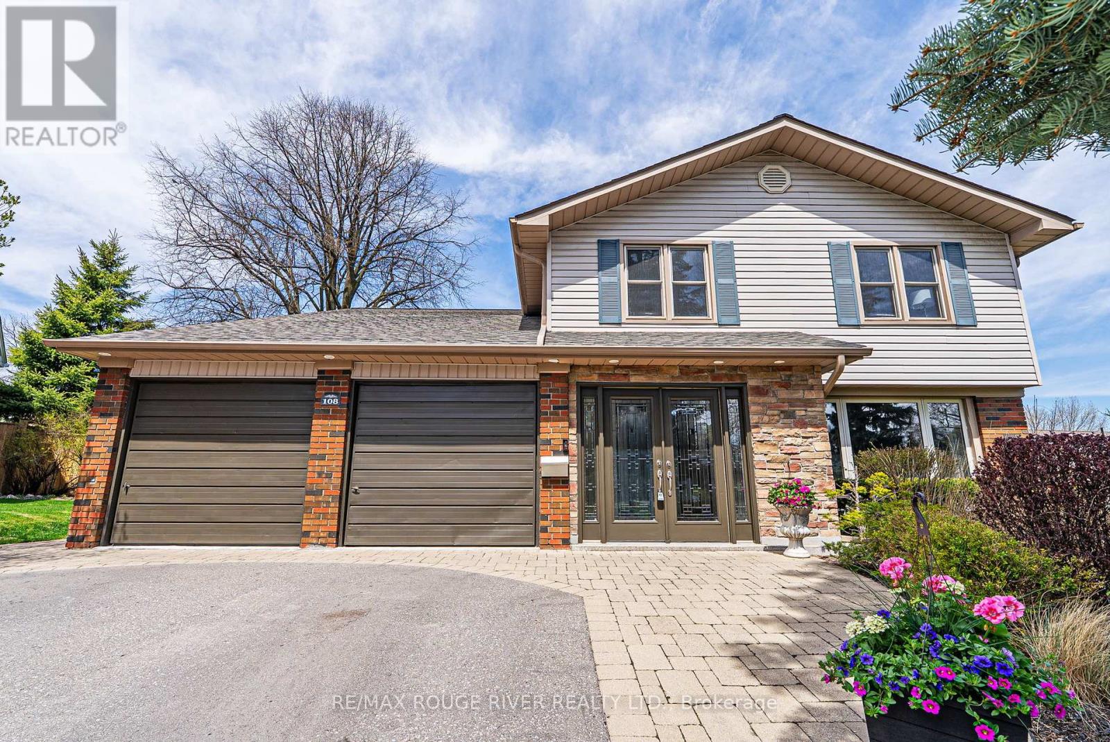 108 ORCHARD COURT, Whitby, Ontario
