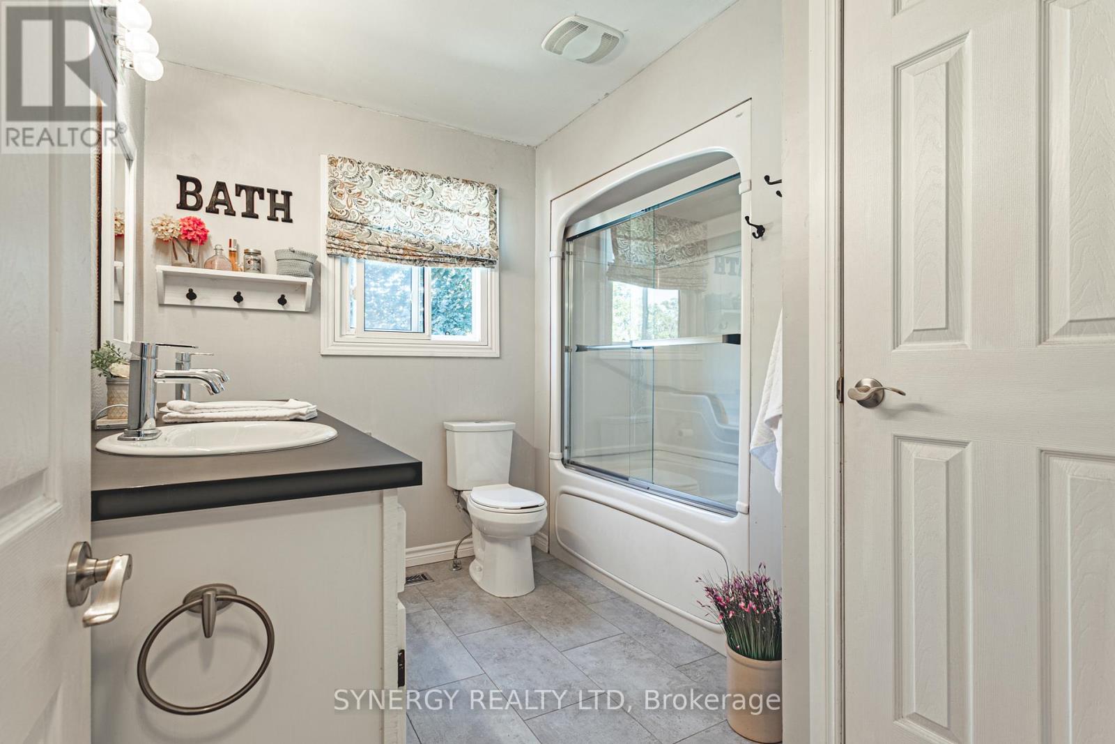 154 Water Street, Southwest Middlesex, Ontario  N0L 1M0 - Photo 12 - X12170807