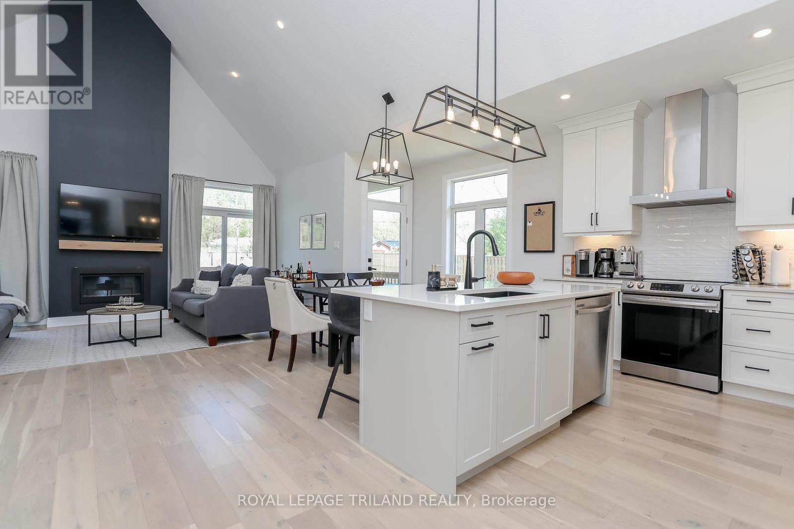 45 Compass Trail, Central Elgin, Ontario  N5L 0B4 - Photo 8 - X12170826