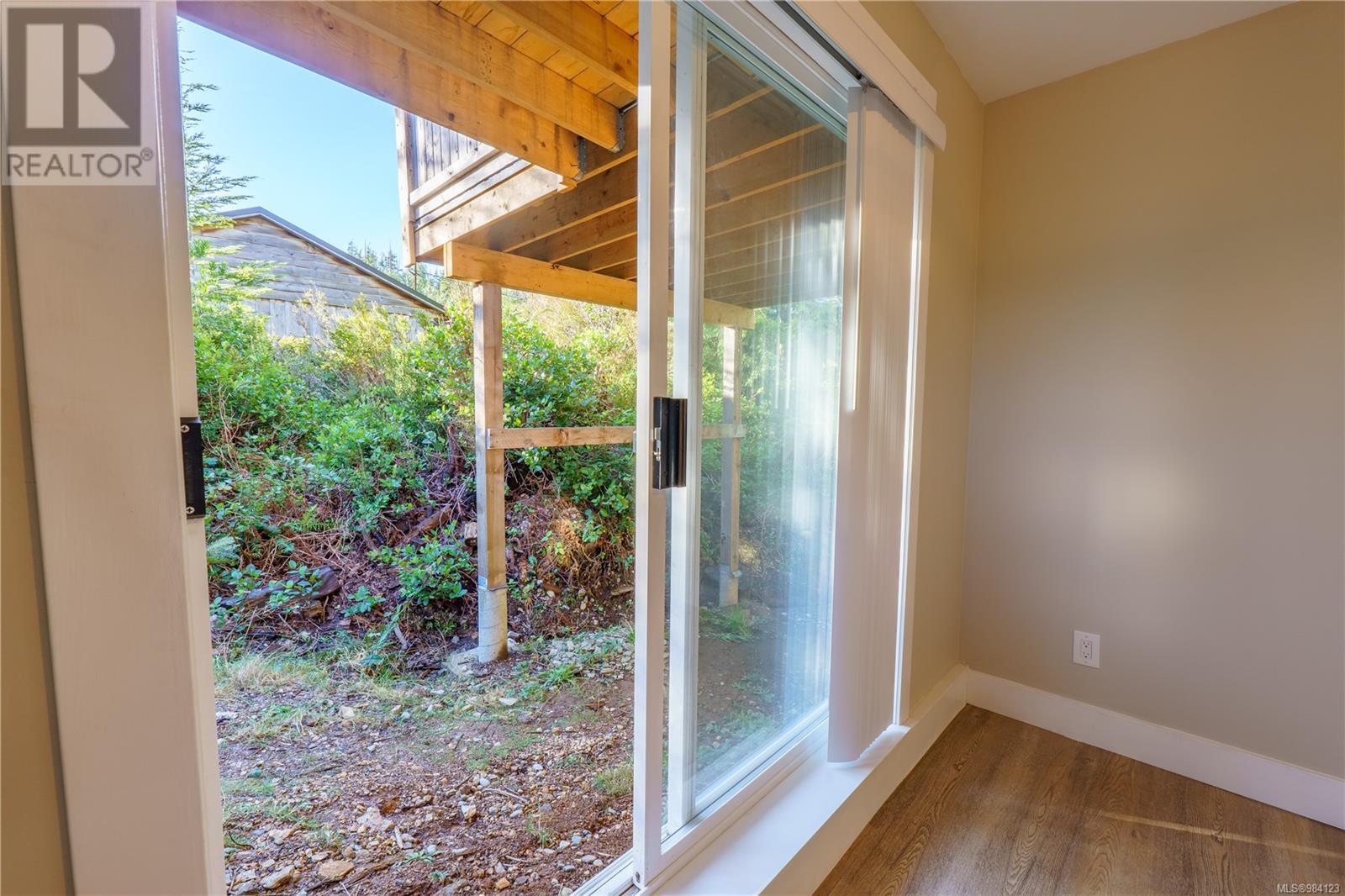 316 Leighton Way, Tofino, British Columbia  V0R 2Z0 - Photo 55 - 984123