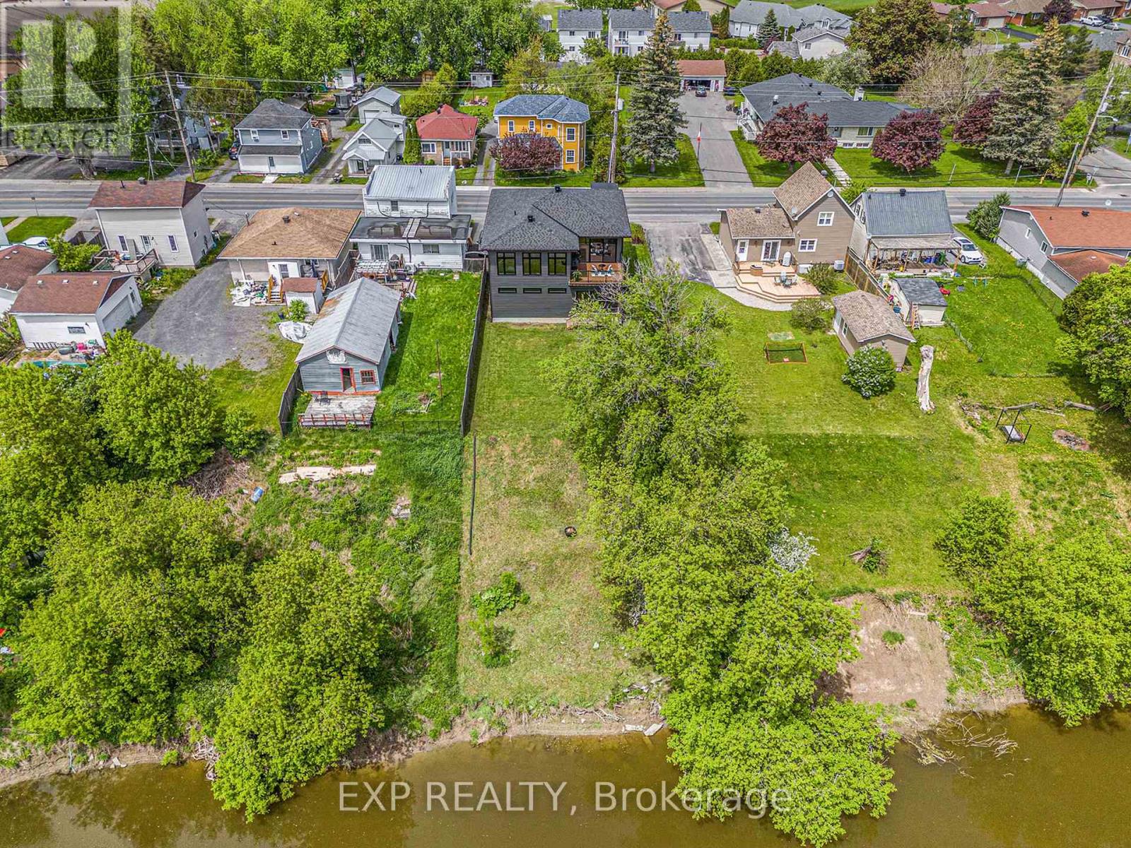 1056 Notre Dame Street, Russell, Ontario  K0A 1W0 - Photo 32 - X12170792