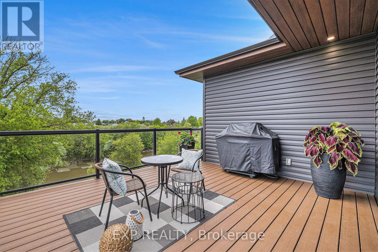 1056 Notre Dame Street, Russell, Ontario  K0A 1W0 - Photo 8 - X12170792