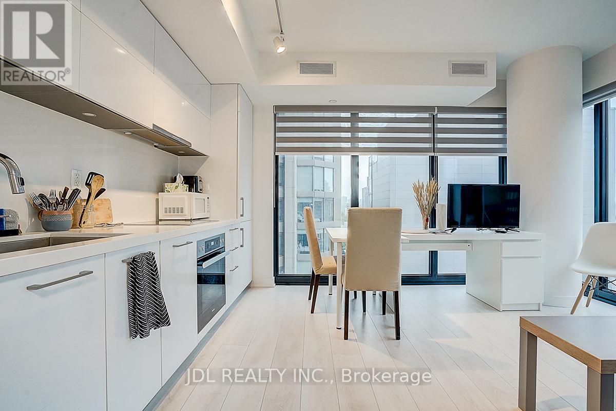 1202 - 188 Cumberland Street, Toronto, Ontario  M5R 2G3 - Photo 5 - C12170822