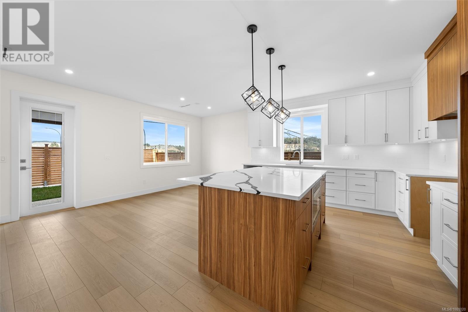Property at 2307 Swallow Pl image 3