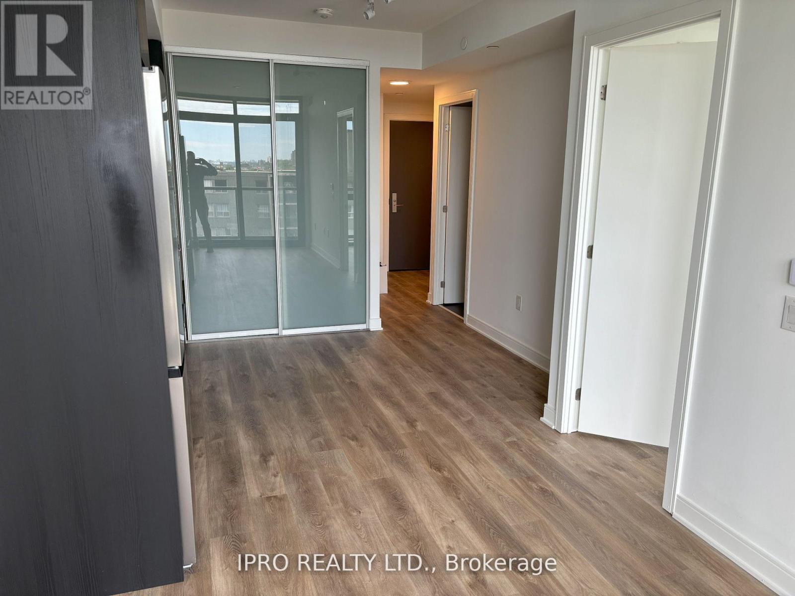 1111 - 86 Dundas Street E, Mississauga, Ontario  L5A 1W4 - Photo 9 - W12170773