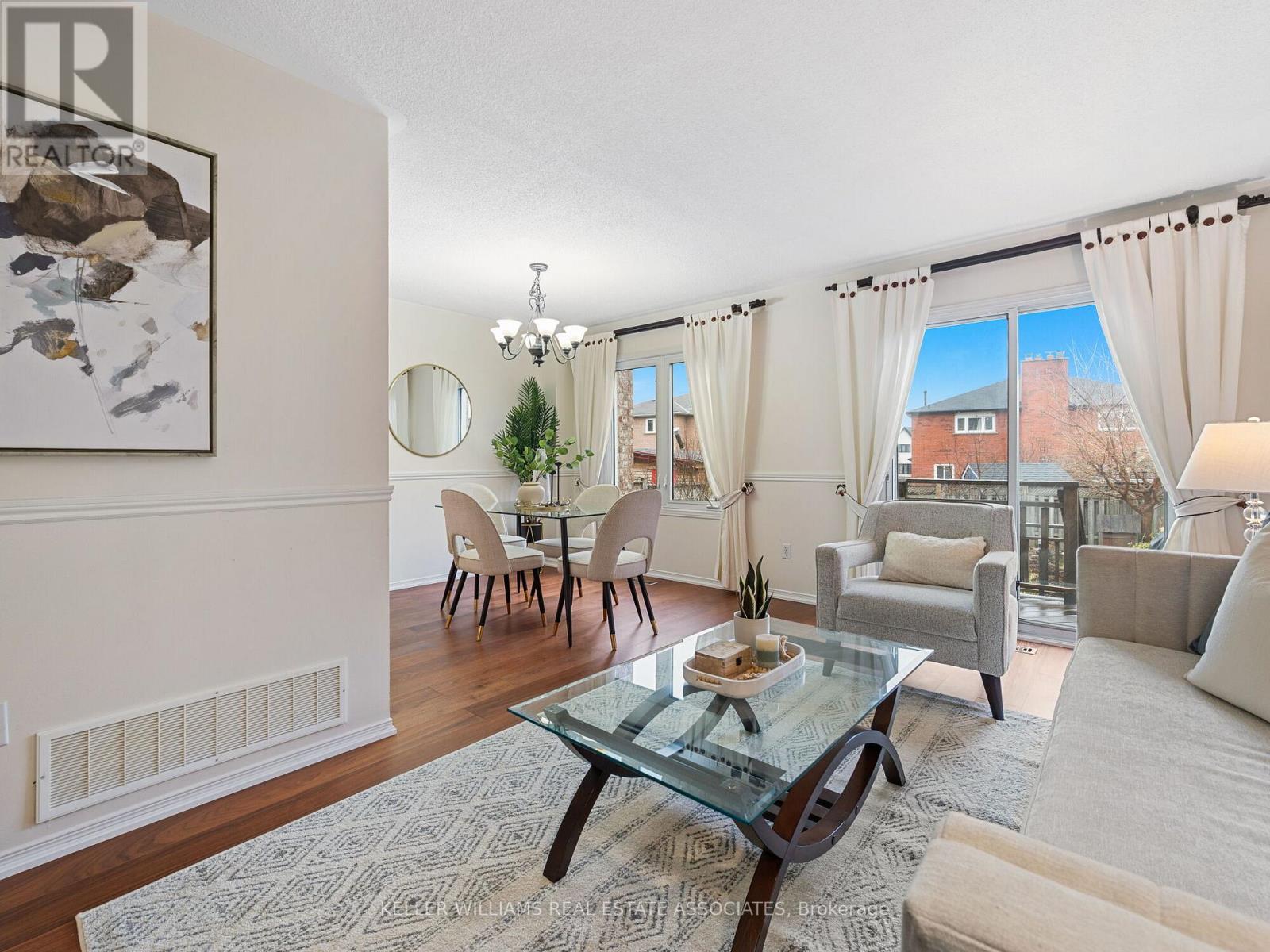 144 Genesee Drive, Oakville, Ontario  L6H 5Y9 - Photo 3 - W12170777