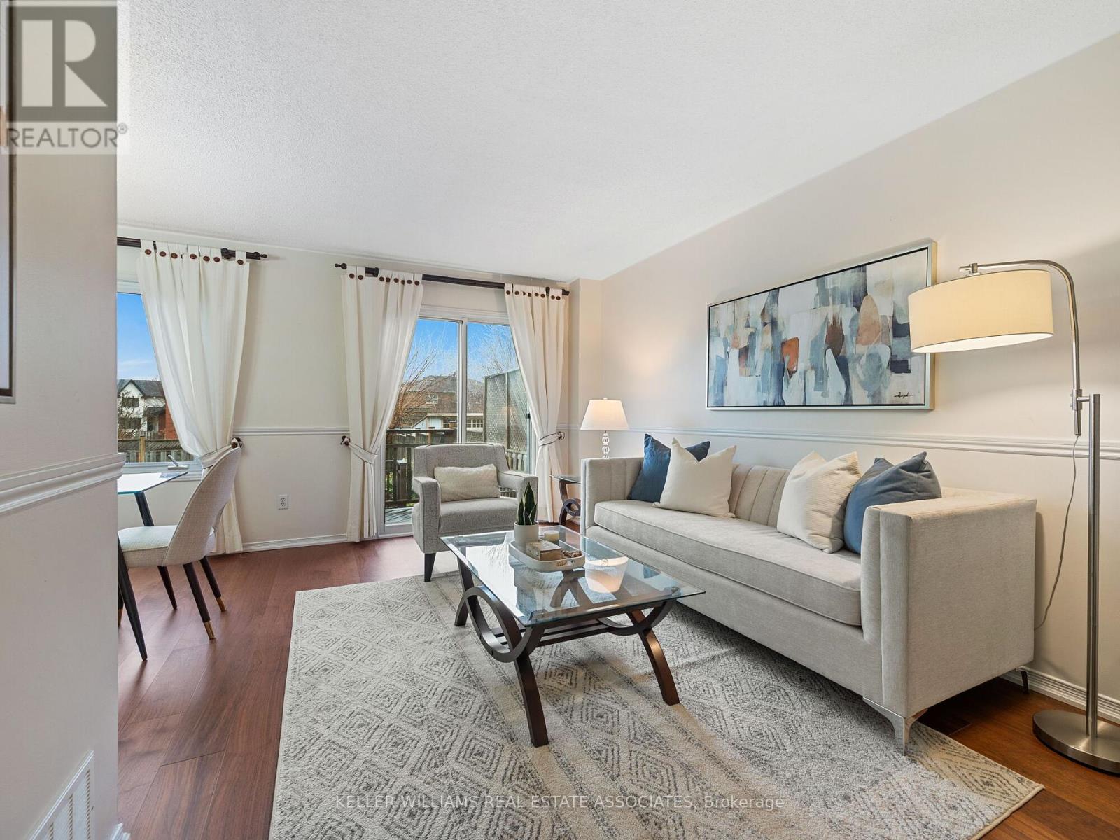 144 Genesee Drive, Oakville, Ontario  L6H 5Y9 - Photo 4 - W12170777