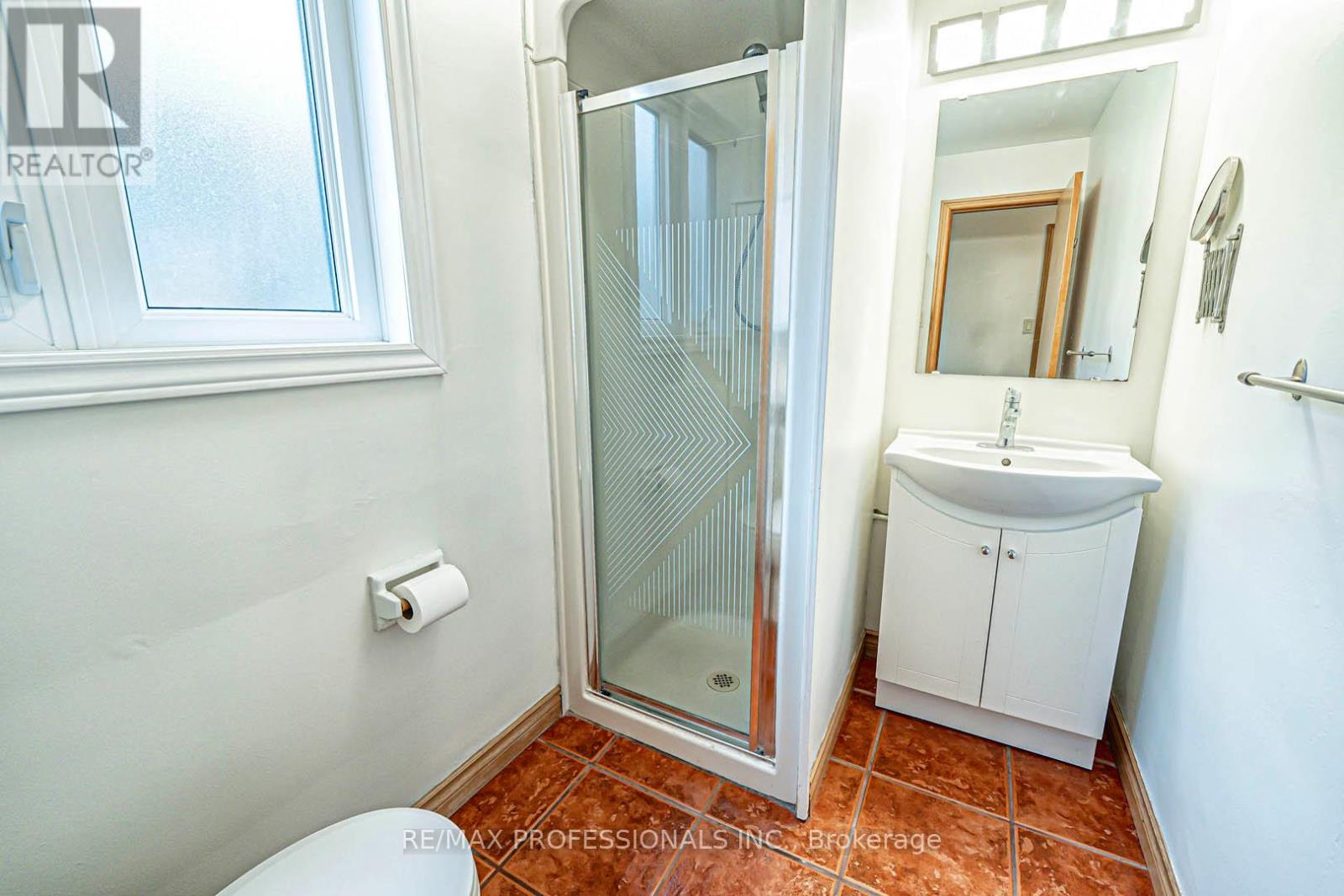 1784 Sandgate Crescent, Mississauga, Ontario  L5J 2E8 - Photo 36 - W12170781