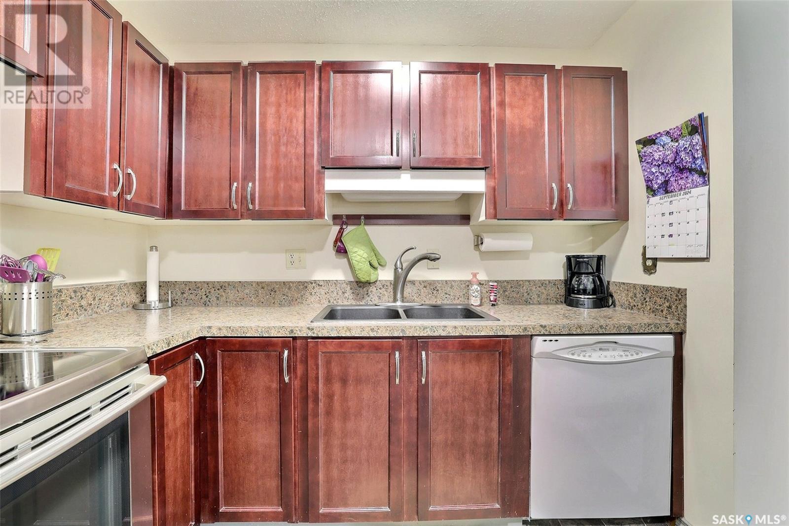 47 Laverendrye Way, Regina, Saskatchewan  S4S 5Z6 - Photo 7 - SK006890