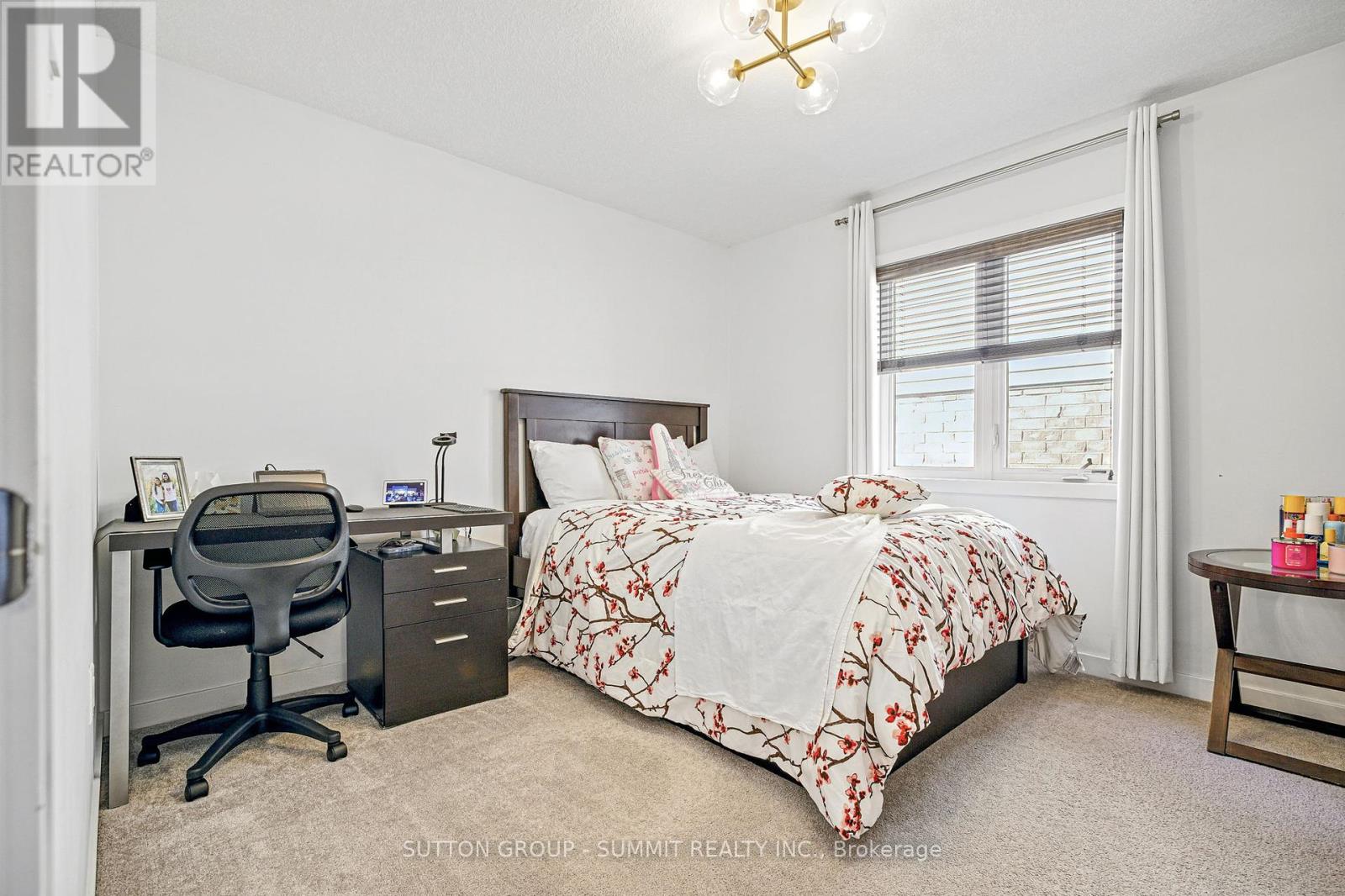 40 Aldgate Avenue, Hamilton, Ontario  L8J 0H9 - Photo 27 - X12170796
