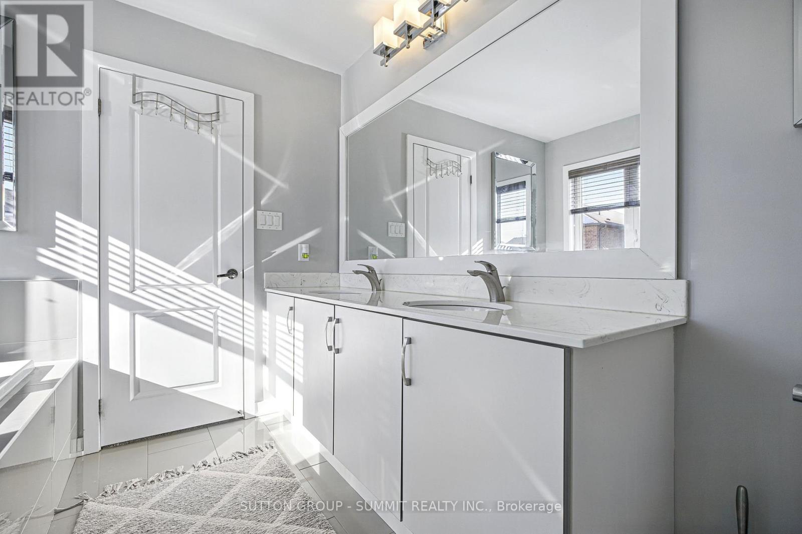 40 Aldgate Avenue, Hamilton, Ontario  L8J 0H9 - Photo 29 - X12170796