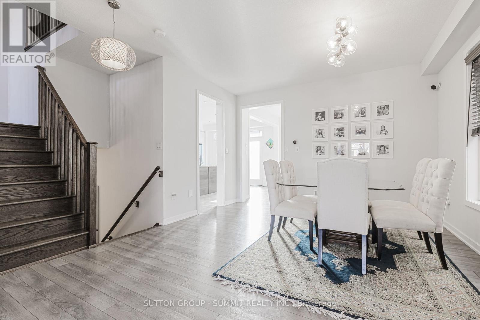 40 Aldgate Avenue, Hamilton, Ontario  L8J 0H9 - Photo 6 - X12170796