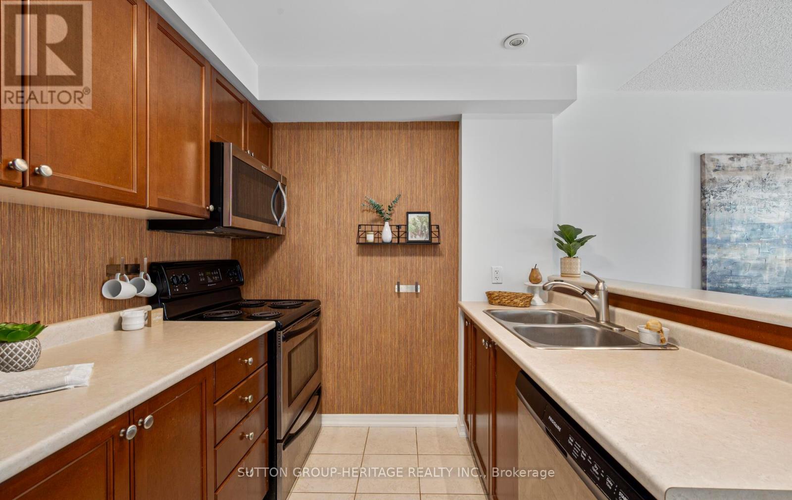 207 - 124 Aspen Springs Drive, Clarington, Ontario  L1C 0G8 - Photo 12 - E12143404