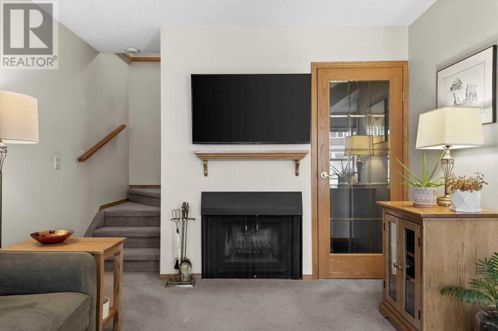 Property at 1404, 544 Blackthorn Road NE image 4