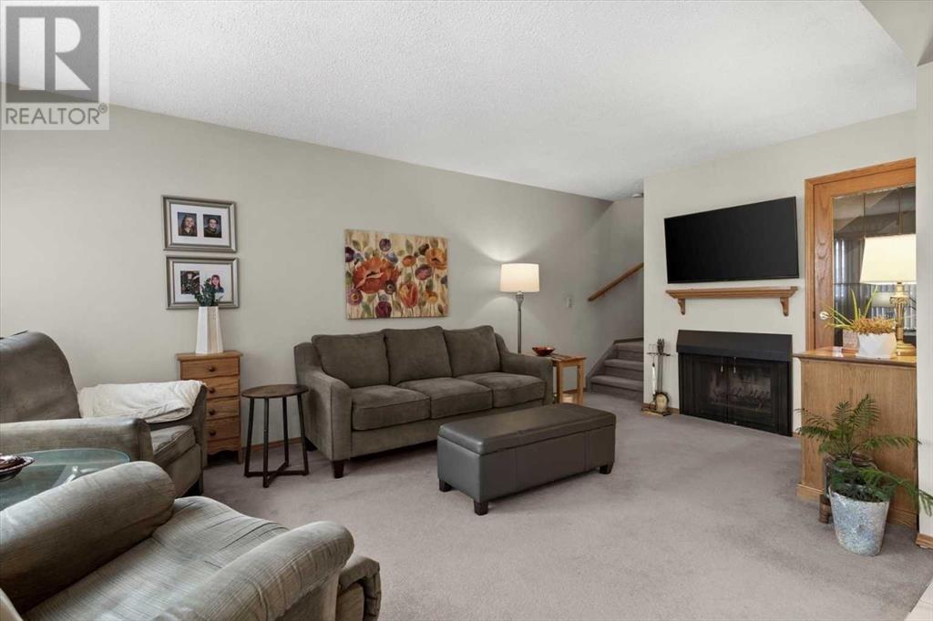 Property at 1404, 544 Blackthorn Road NE image 2