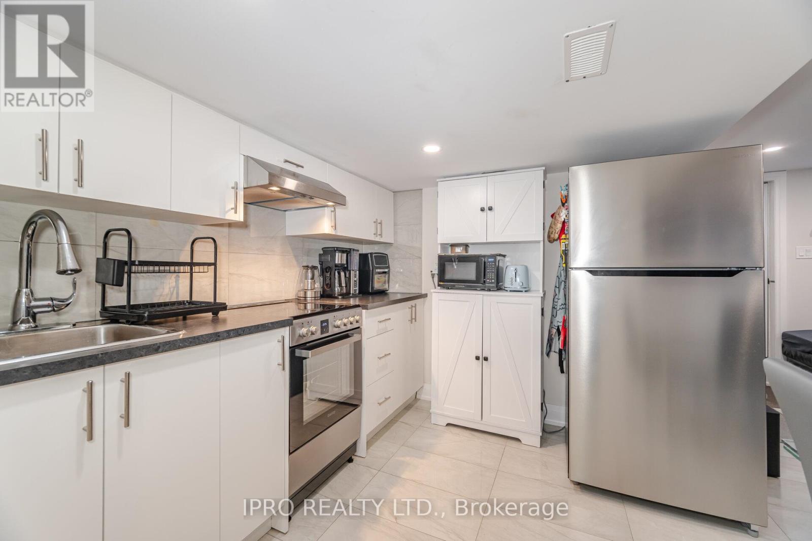528 Brock Avenue, Toronto, Ontario  M6H 3N3 - Photo 35 - C12167528