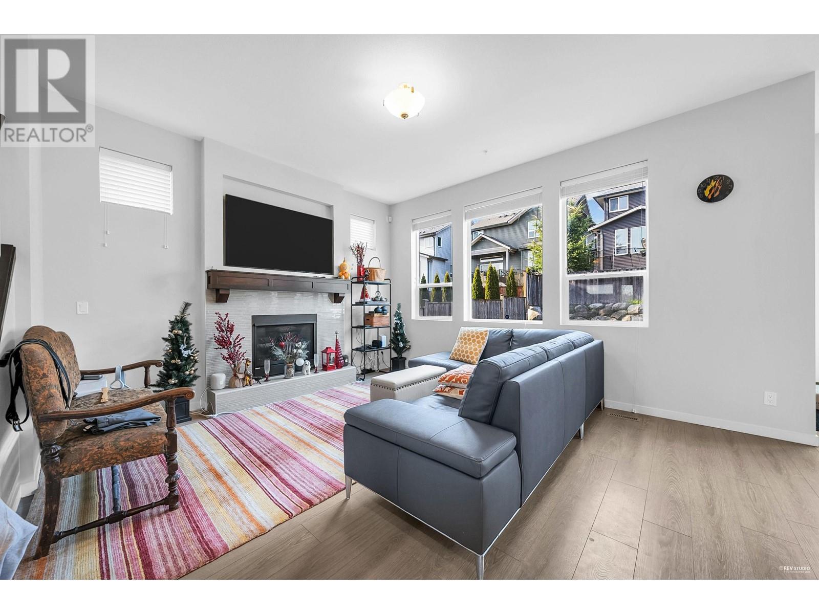 Property at 24355 112B AVENUE image 3