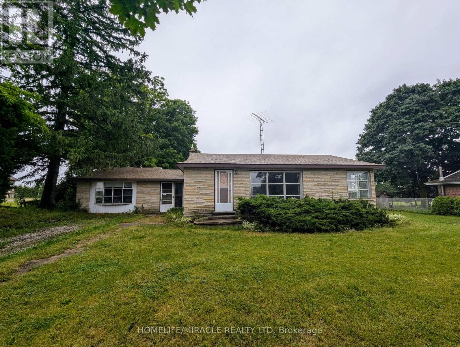 Property at 32 - 4515 WELLINGTON ROAD image 1