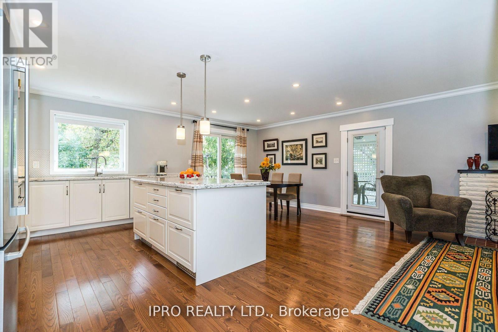 29 Breadner Drive, Toronto, Ontario  M9R 3M3 - Photo 13 - W12086658