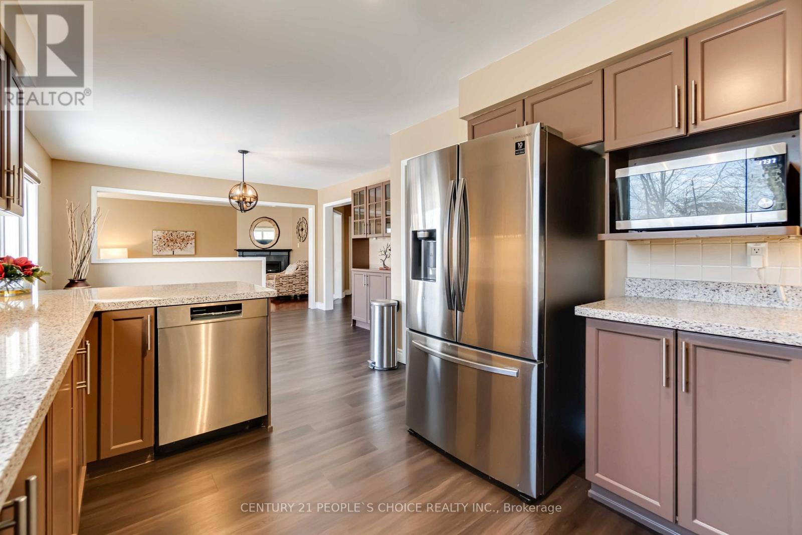 52 Canning Crescent, Cambridge, Ontario  N1T 1X2 - Photo 8 - X12166784