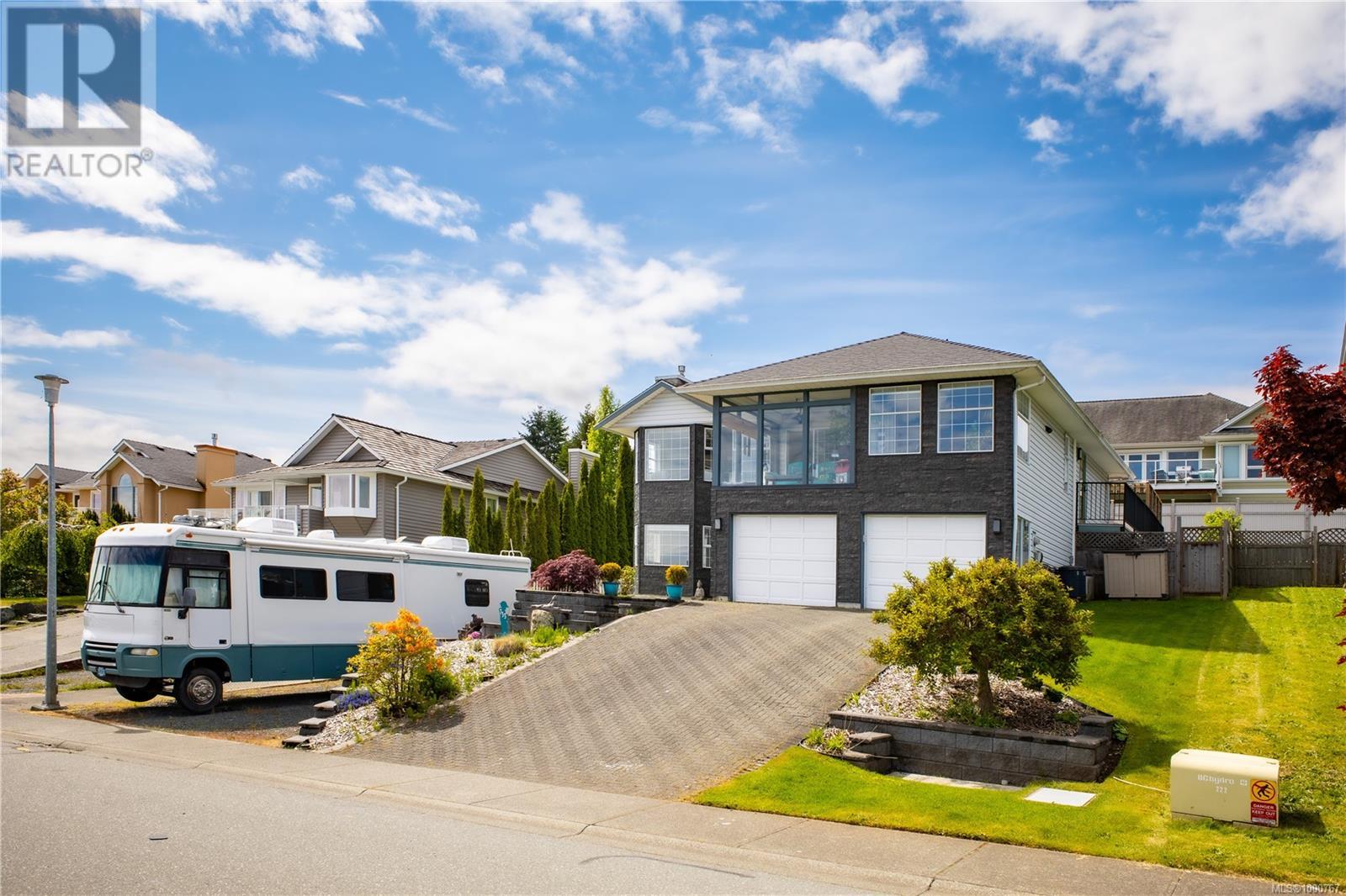 733 Bowen Dr, Campbell River, British Columbia  V9H 1S2 - Photo 2 - 1000767