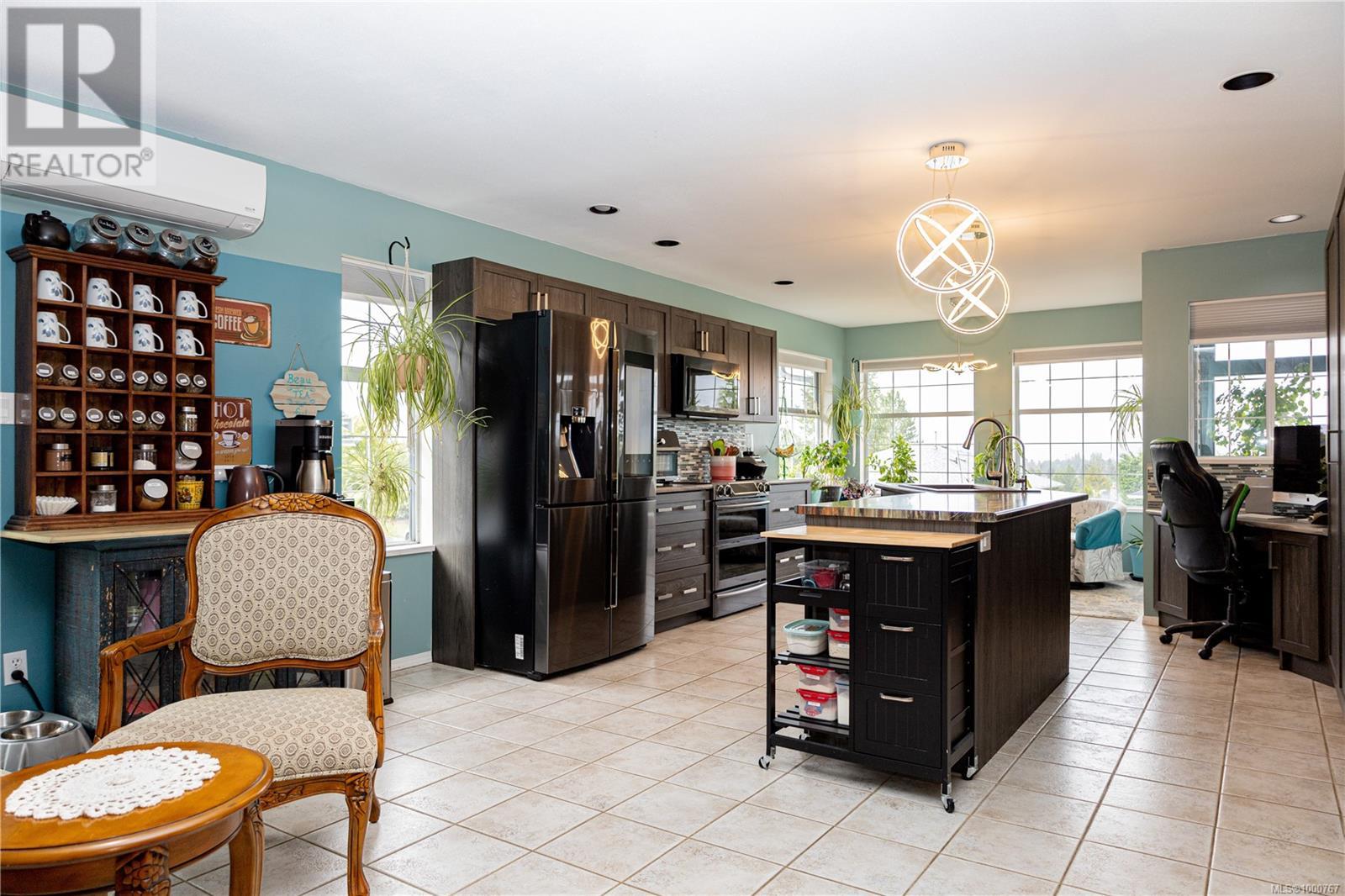 733 Bowen Dr, Campbell River, British Columbia  V9H 1S2 - Photo 6 - 1000767