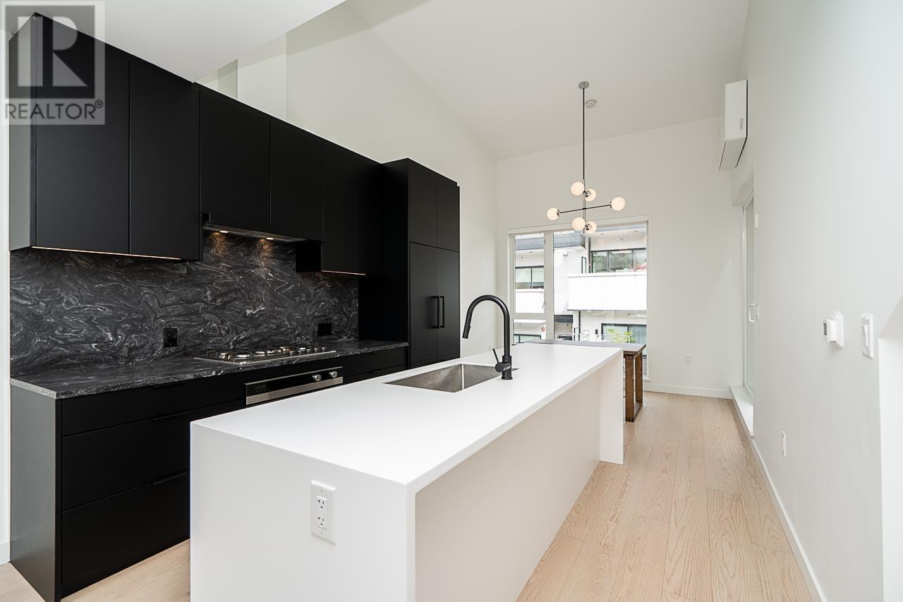 210 650 E 2nd Street, North Vancouver, British Columbia  V7L 1E3 - Photo 10 - R3006686