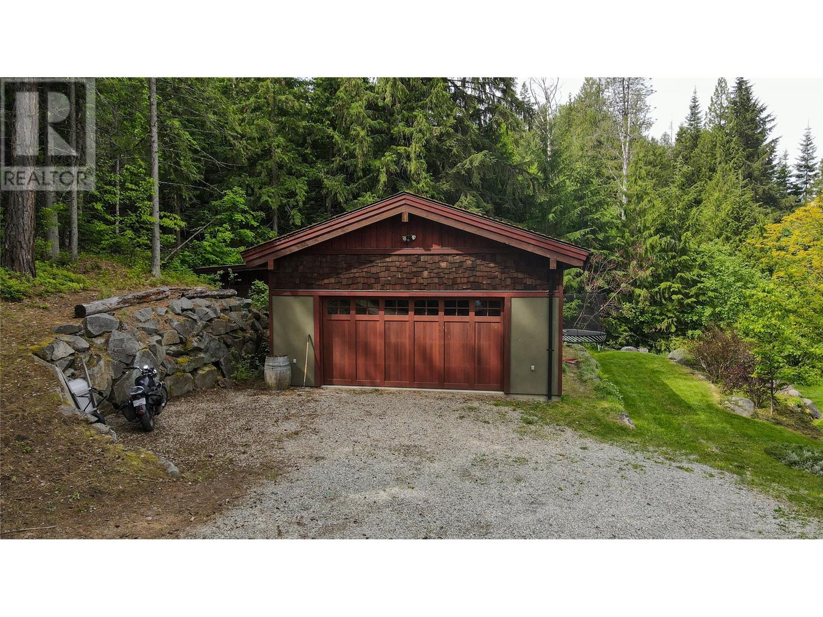 3225 Vindusky Road, Nelson, British Columbia  V1L 6X7 - Photo 6 - 10349221